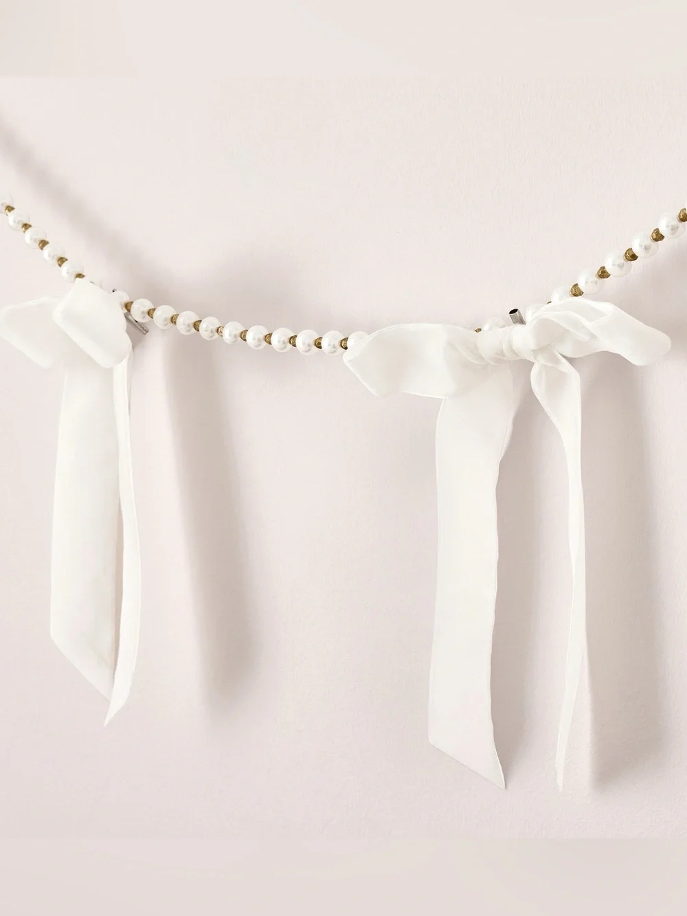 NWT LoveShackFancy Pearl with Bows Garland